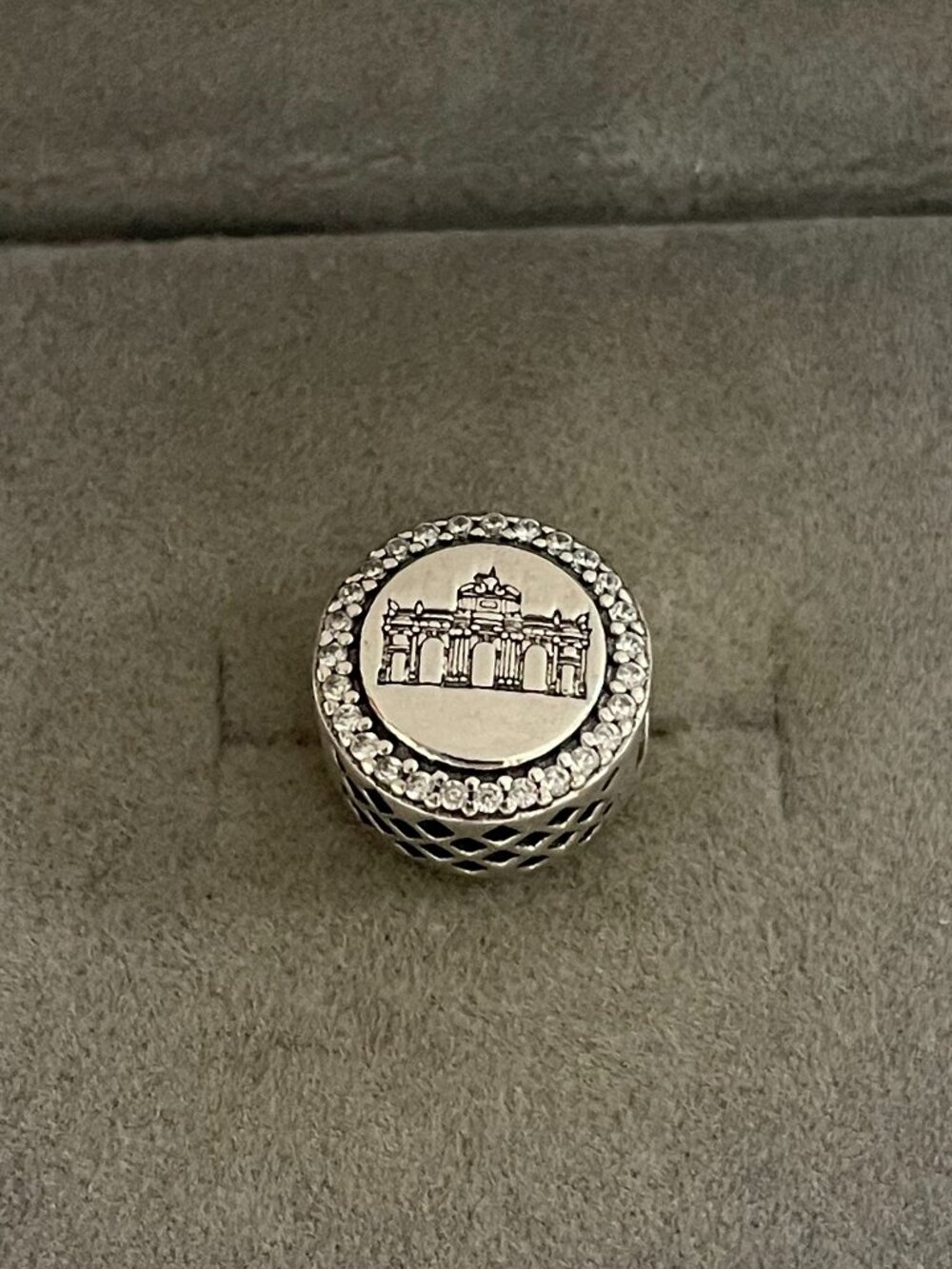 Pandora Madrid Travel Charm Spain Charm colgante Puerta de Alcalá Madrid Charm